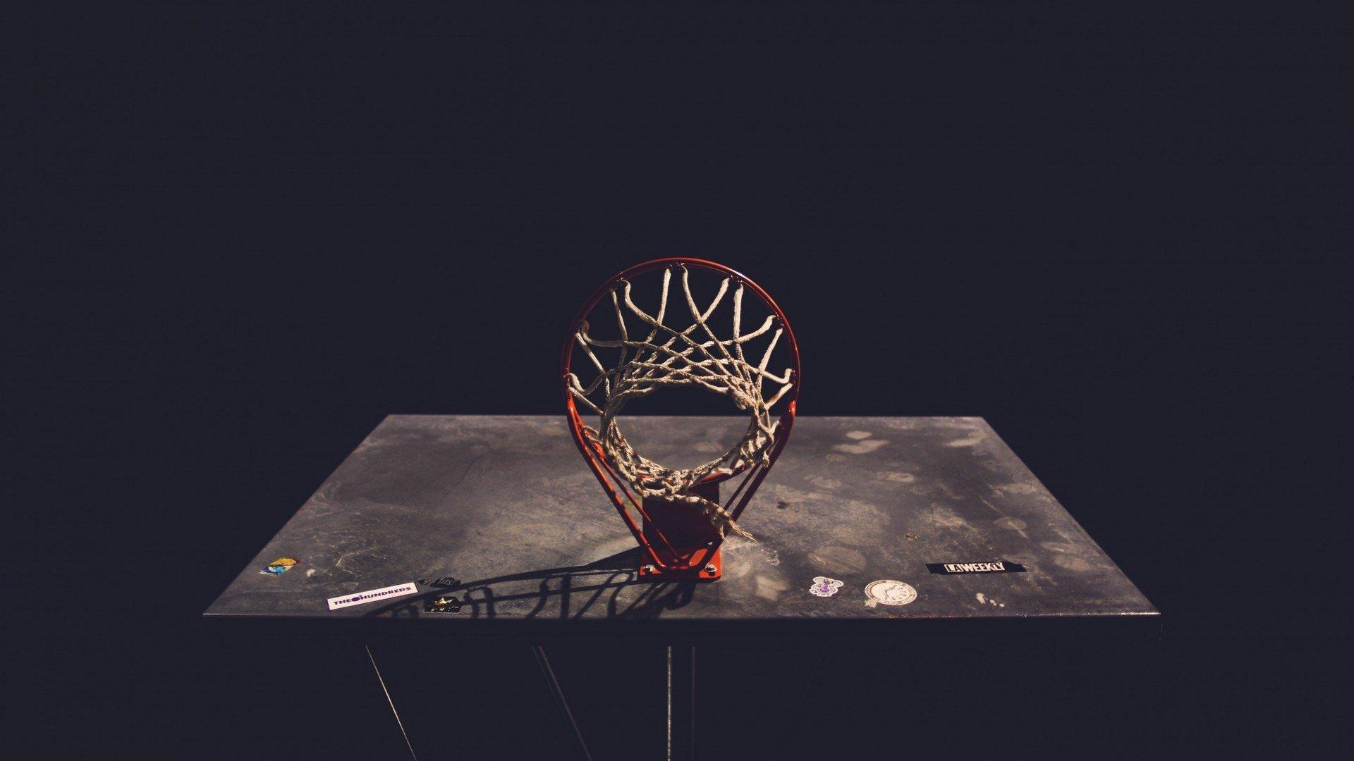 湖人逆袭之路，哈姆领航克服困境，战绩稳步提升成赛季亮点